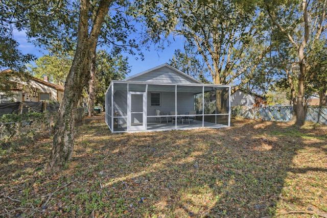 2014 BATES AVENUE, Eustis, FL 32726