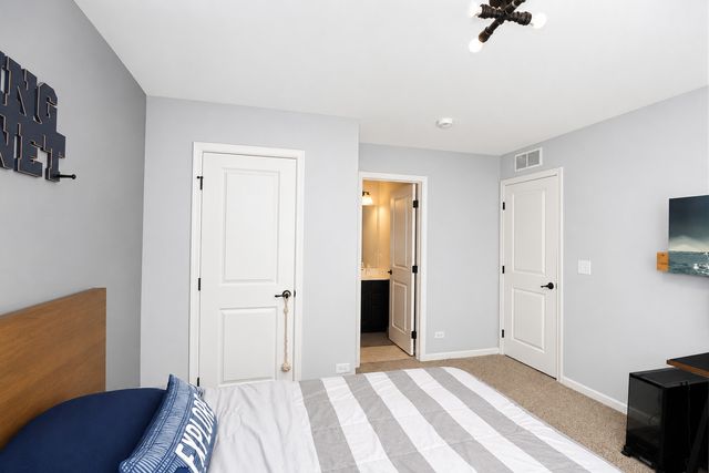 864 Blue Aster Parkway, Gilberts, IL 60136