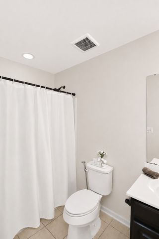 864 Blue Aster Parkway, Gilberts, IL 60136