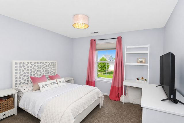 864 Blue Aster Parkway, Gilberts, IL 60136