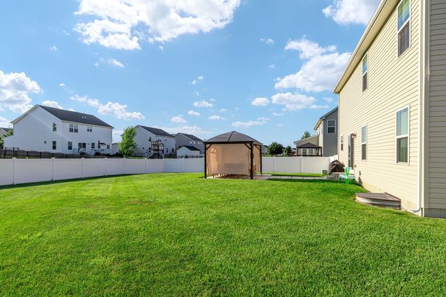 864 Blue Aster Parkway, Gilberts, IL 60136