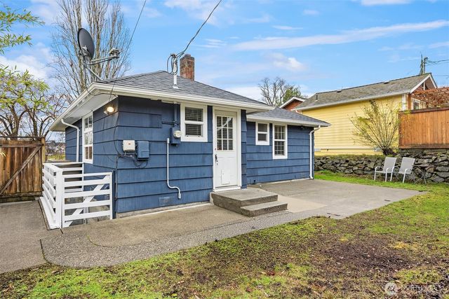 6741 34th Avenue SW, Seattle, WA 98126