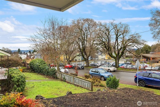 6741 34th Avenue SW, Seattle, WA 98126