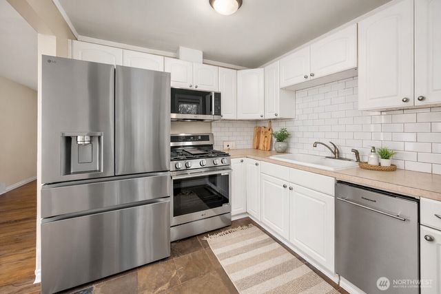 6741 34th Avenue SW, Seattle, WA 98126