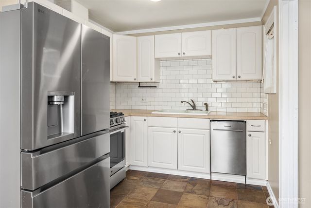 6741 34th Avenue SW, Seattle, WA 98126