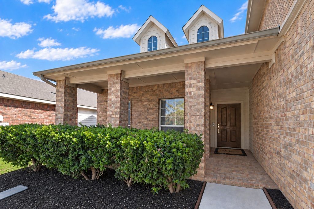 7448 Maroon Drive, Fort Worth, TX 76120 — exterior