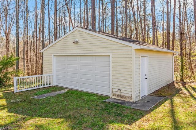 4044 Sundance Drive, Walnut Cove, NC 27052