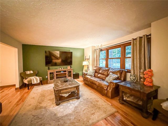 729 Belmont Rd, City Of But Ne, PA 16001