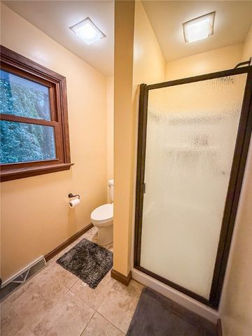 729 Belmont Rd, City Of But Ne, PA 16001