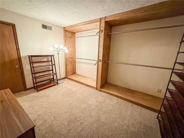 729 Belmont Rd, City Of But Ne, PA 16001