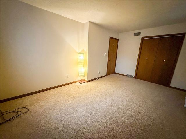 729 Belmont Rd, City Of But Ne, PA 16001