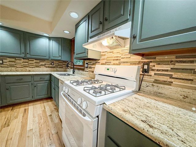 729 Belmont Rd, City Of But Ne, PA 16001