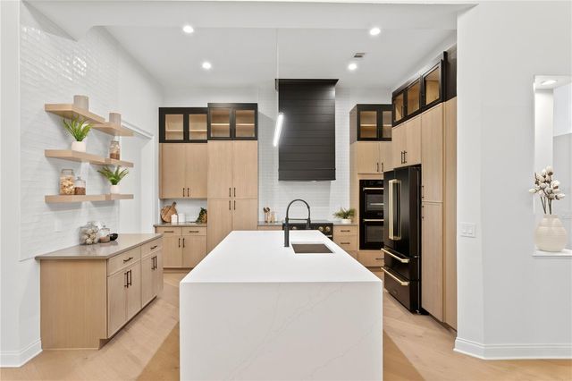 6324 W MACLAURIN DRIVE, Tampa, FL 33647