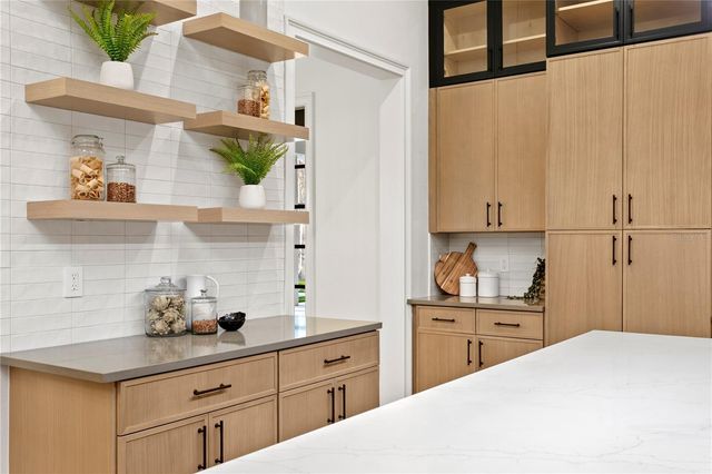 6324 W MACLAURIN DRIVE, Tampa, FL 33647