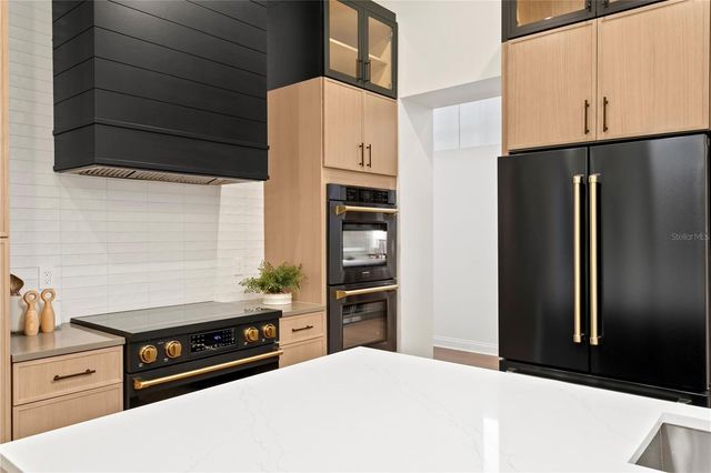 6324 W MACLAURIN DRIVE, Tampa, FL 33647