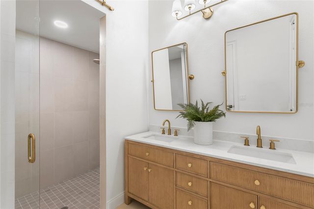 6324 W MACLAURIN DRIVE, Tampa, FL 33647