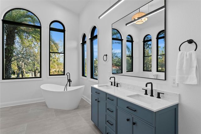 6324 W MACLAURIN DRIVE, Tampa, FL 33647