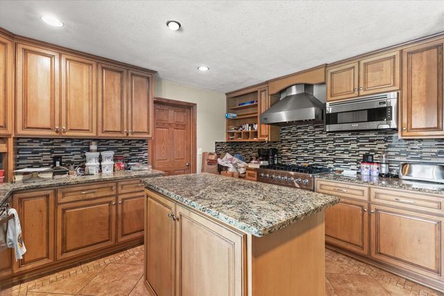 N56W15799 Bette DRIVE, Menomonee Falls, WI 53051