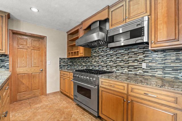 N56W15799 Bette DRIVE, Menomonee Falls, WI 53051