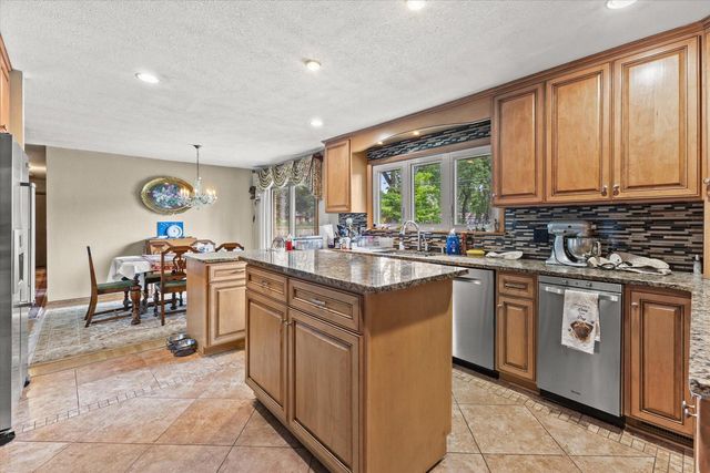 N56W15799 Bette DRIVE, Menomonee Falls, WI 53051