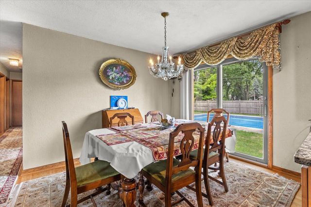 N56W15799 Bette DRIVE, Menomonee Falls, WI 53051