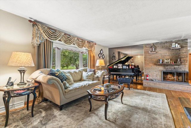 N56W15799 Bette DRIVE, Menomonee Falls, WI 53051