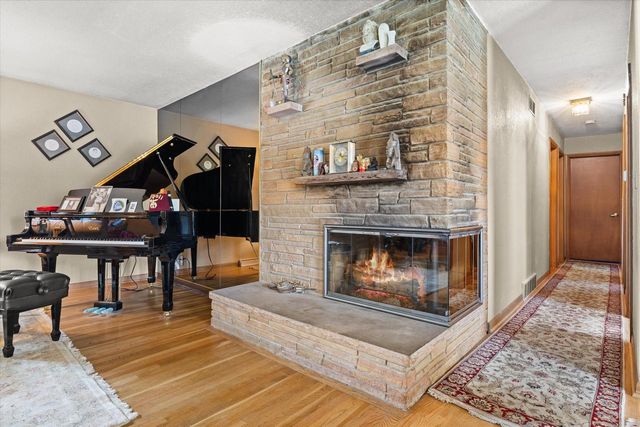 N56W15799 Bette DRIVE, Menomonee Falls, WI 53051