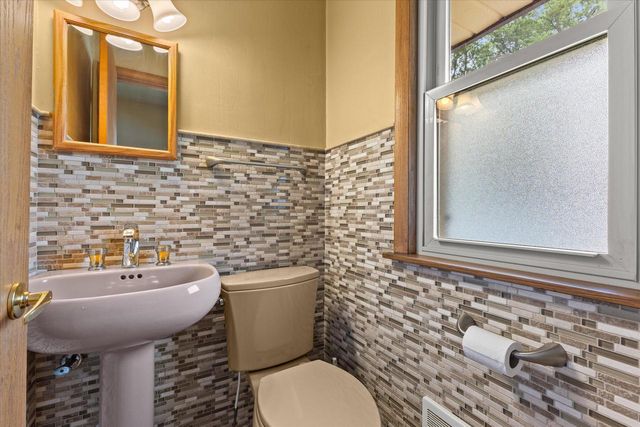 N56W15799 Bette DRIVE, Menomonee Falls, WI 53051