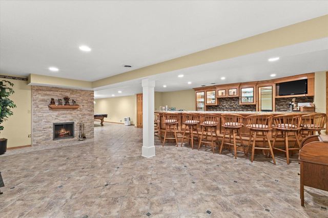 N56W15799 Bette DRIVE, Menomonee Falls, WI 53051