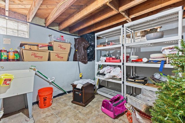 N56W15799 Bette DRIVE, Menomonee Falls, WI 53051