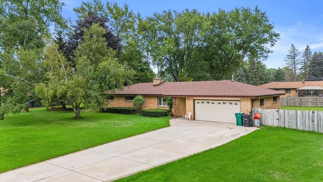 N56W15799 Bette DRIVE, Menomonee Falls, WI 53051