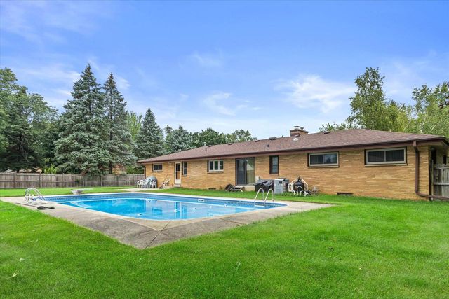 N56W15799 Bette DRIVE, Menomonee Falls, WI 53051