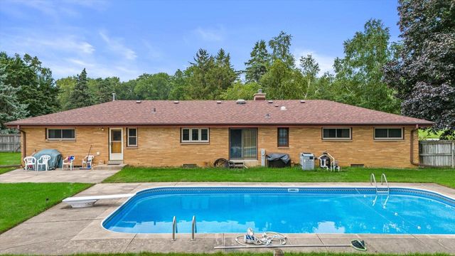 N56W15799 Bette DRIVE, Menomonee Falls, WI 53051