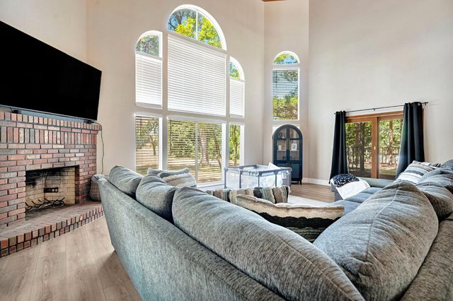 19408 Farallon Road, Madera, CA 93638