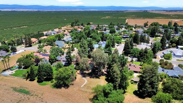 19408 Farallon Road, Madera, CA 93638
