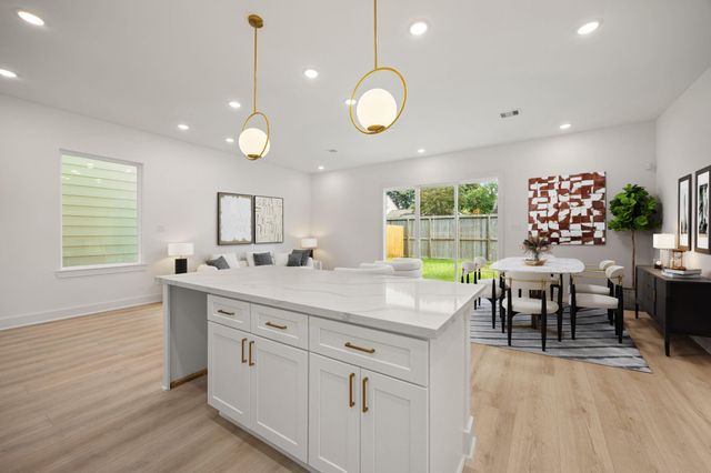 5016 Golden Forest Drive, Houston, TX 77091