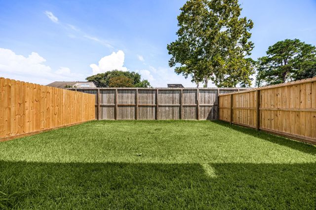 5016 Golden Forest Drive, Houston, TX 77091