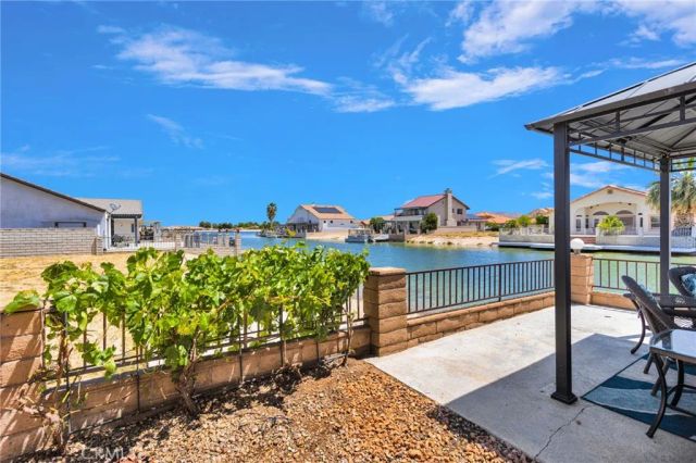 14433 Ironsides Lane, Helendale, CA 92342