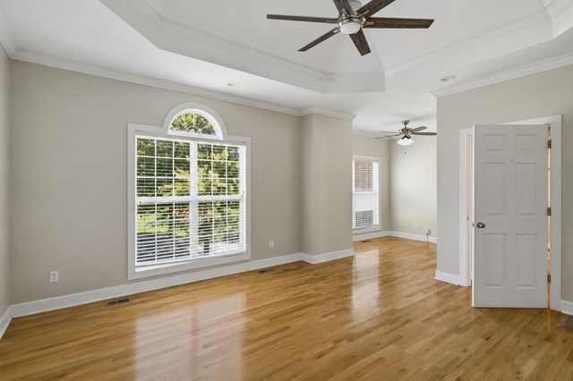 1046 Island Brook Dr, Hendersonville, TN 37075