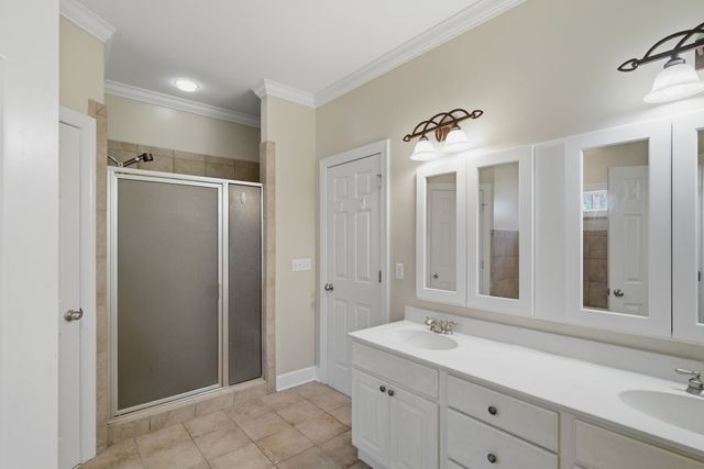 1046 Island Brook Dr, Hendersonville, TN 37075