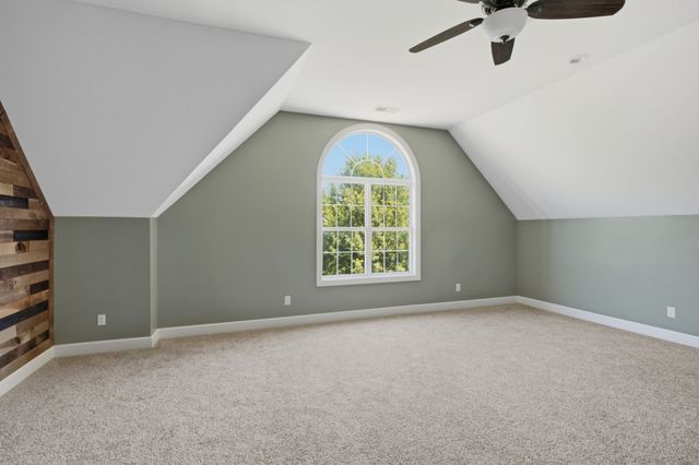 1046 Island Brook Dr, Hendersonville, TN 37075