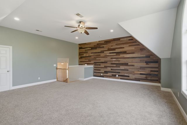 1046 Island Brook Dr, Hendersonville, TN 37075