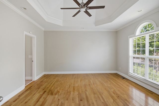 1046 Island Brook Dr, Hendersonville, TN 37075