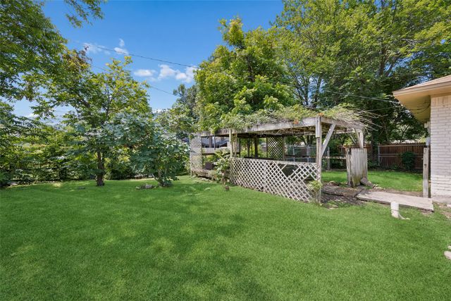 132 W Kenwood Drive, Garland, TX 75041