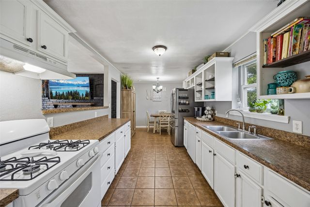 132 W Kenwood Drive, Garland, TX 75041