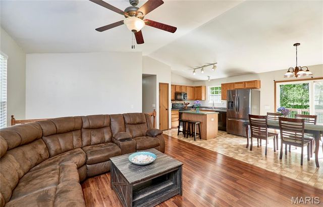324 Parkway Drive, Troy, MO 63379