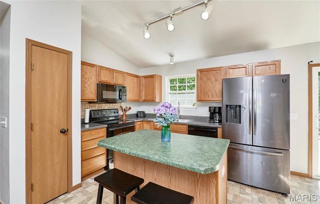 324 Parkway Drive, Troy, MO 63379