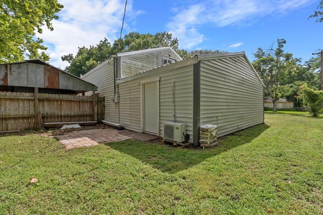 1106 Oriole Lane, Wharton, TX 77488