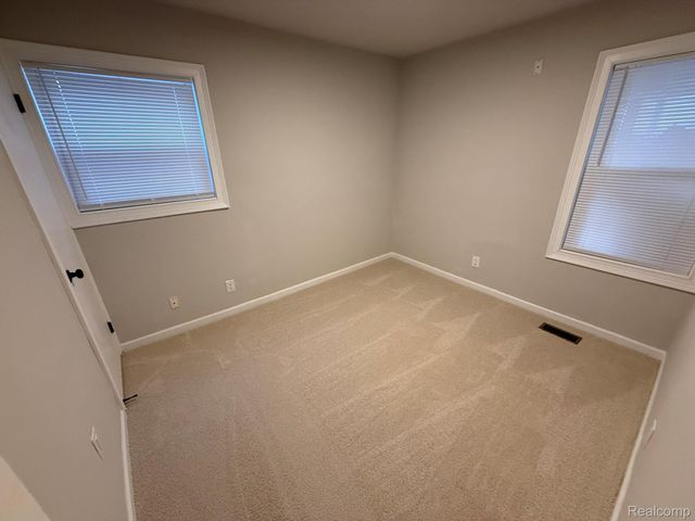 24643 Lambrecht Avenue, Eastpointe, MI 48021