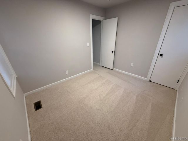 24643 Lambrecht Avenue, Eastpointe, MI 48021